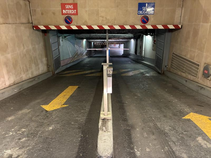 Parking / Garage - 11 m²