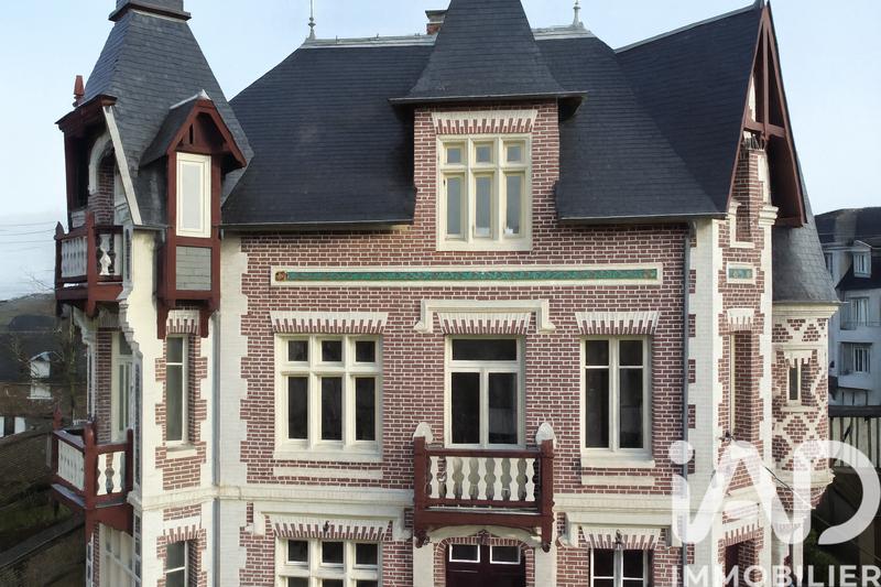 Maison - 378 m² - 13 pièces