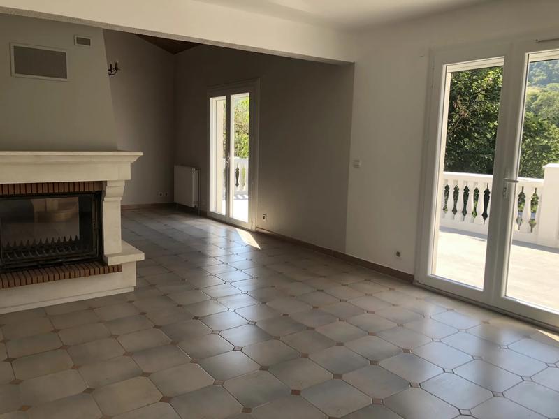 Maison - 205 m² - 7 pièces