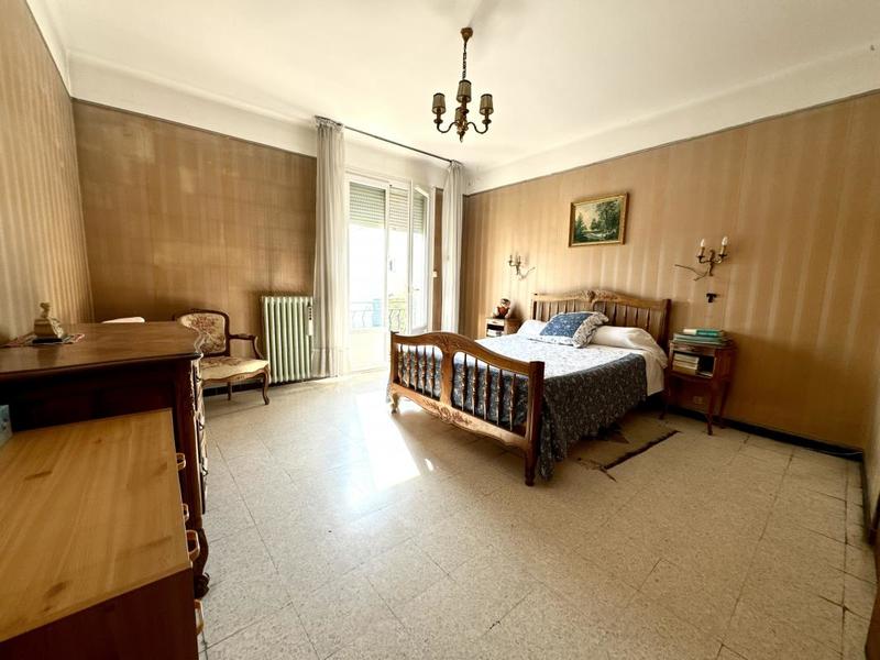 Propriété - 220 m² - 7 pièces