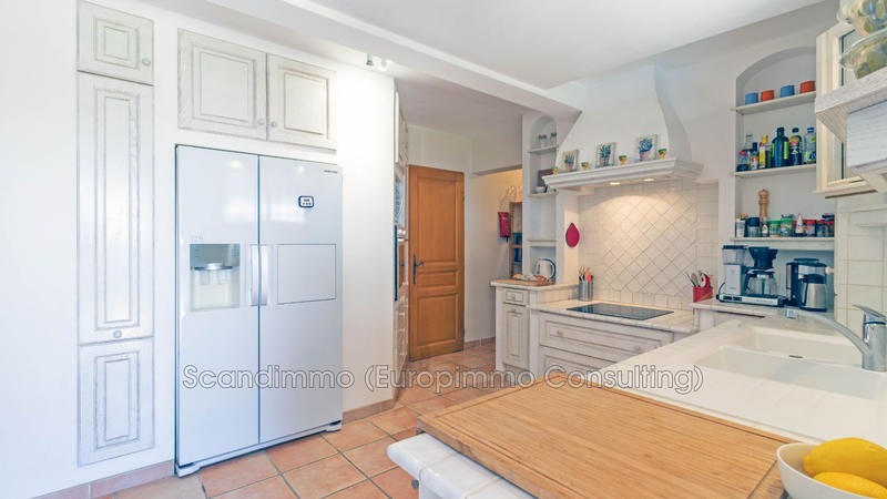Maison - 180 m² - 5 pièces