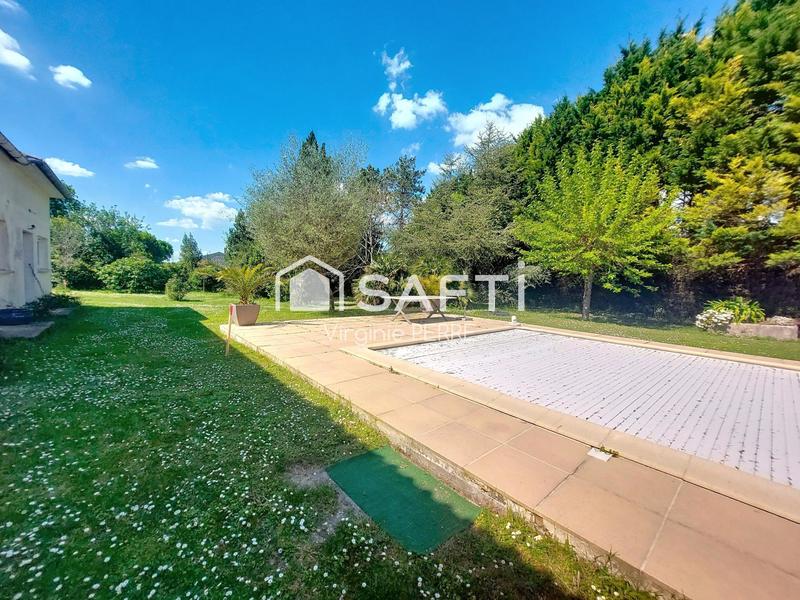 Maison - 412 m² - 14 pièces