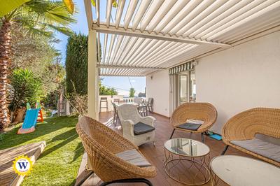 Villa - 223 m² - 6 pièces