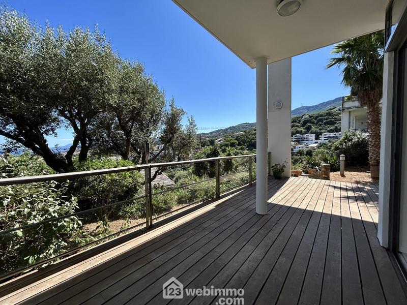 Appartement - 165 m² - 5 pièces