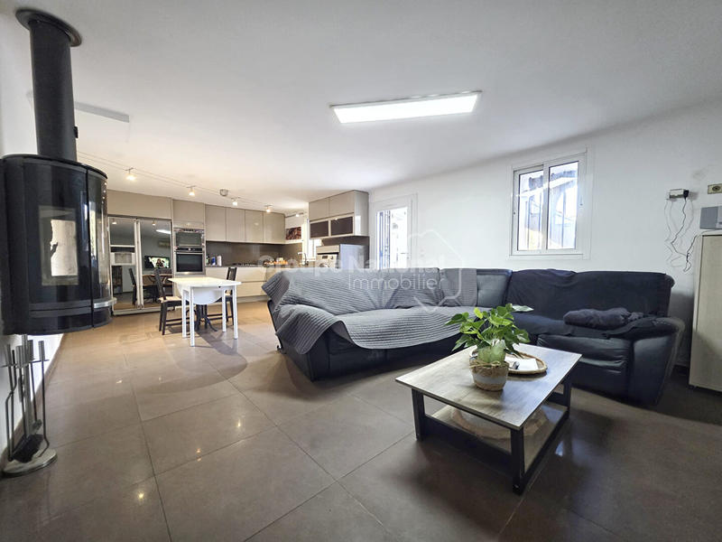 Maison - 208 m² - 6 pièces