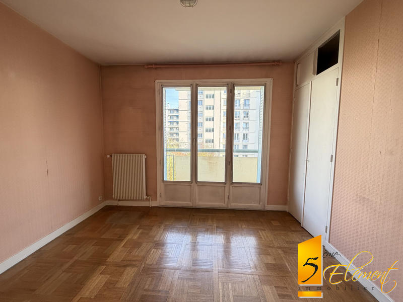Appartement - 98 m² - 5 pièces