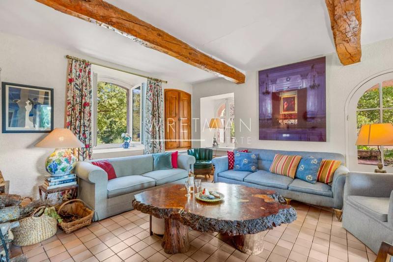 Propriété - 360 m² - 10 pièces