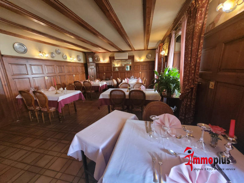 Local commercial - 712 m² - 17 pièces