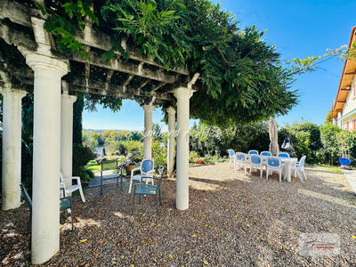 Maison de village - 276 m² - 11 pièces