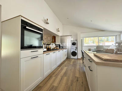 Maison - 179 m² - 5 pièces