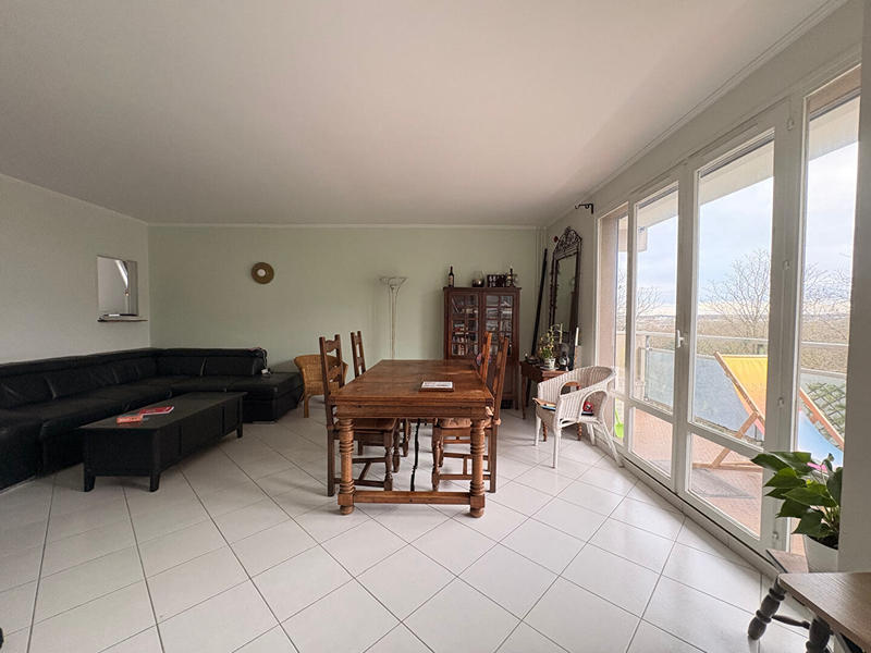 Appartement - 98 m² - 5 pièces