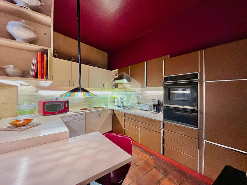 Demeure - 438 m² - 13 pièces