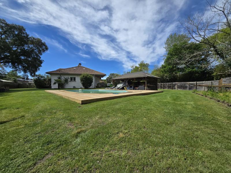 Maison - 180 m² - 11 pièces