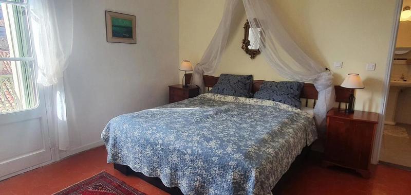 Propriété - 430 m² - 18 pièces