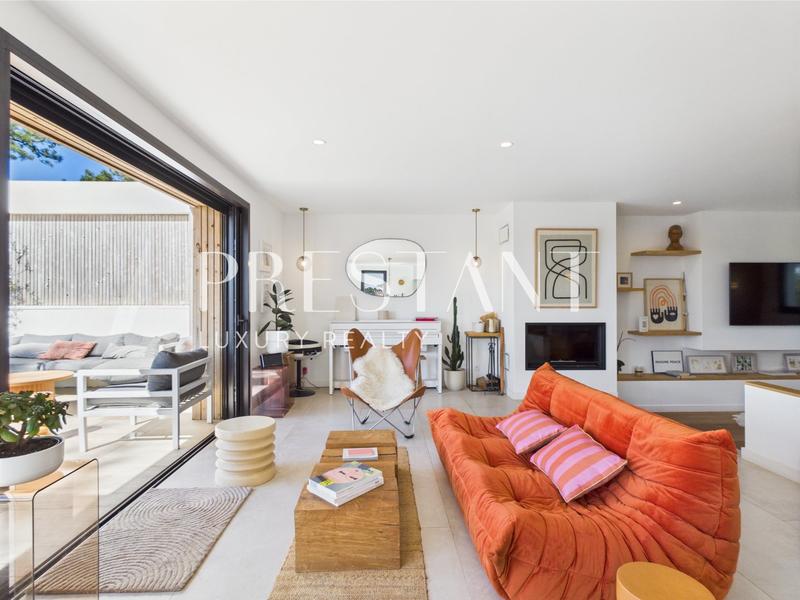 Maison - 290 m² - 10 pièces