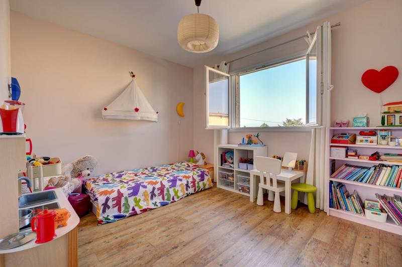 Maison - 240 m² - 8 pièces