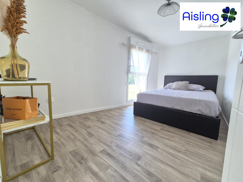 Maison - 93 m² - 4 pièces