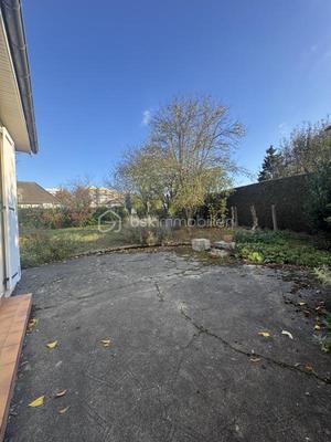 Maison traditionnelle - 75 m² - 4 pièces