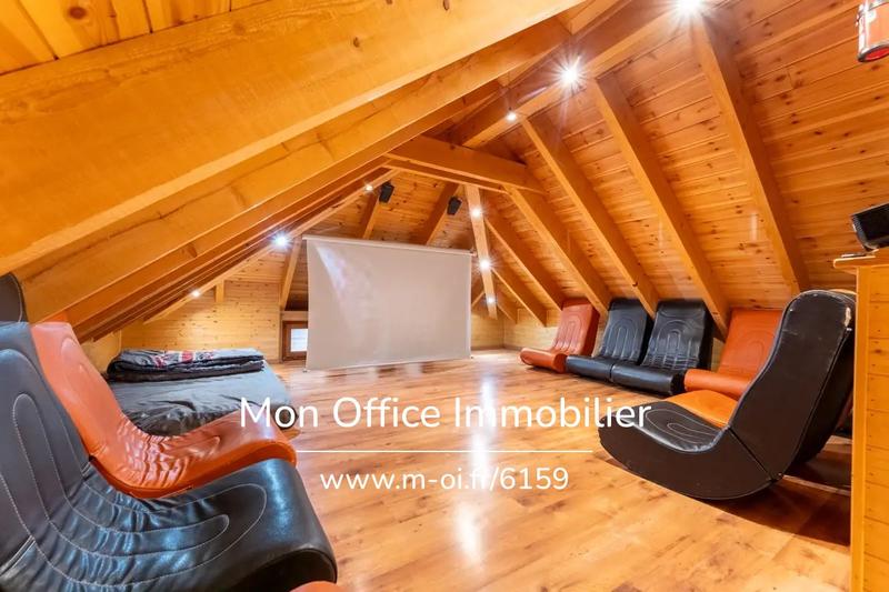 Châlet - 330 m² - 10 pièces