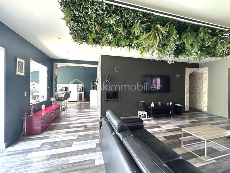 Maison - 227 m² - 7 pièces