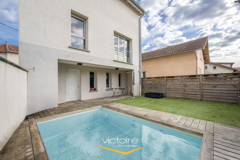 Maison - 96 m² - 5 pièces