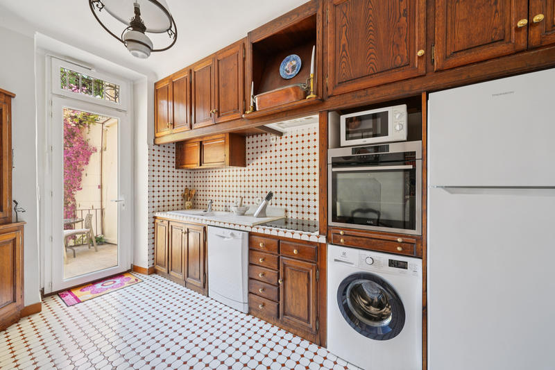 Immeuble - 340 m² - 14 pièces