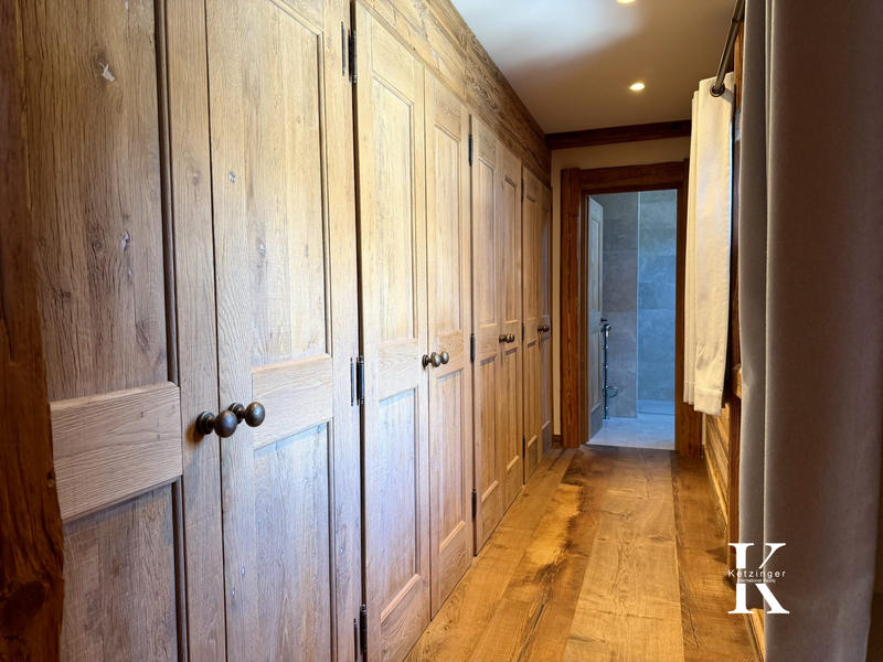 Châlet - 476 m² - 8 pièces