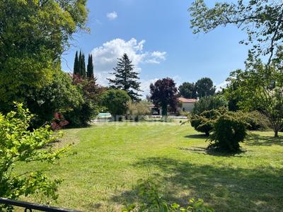 Terrain constructible - 800 m²