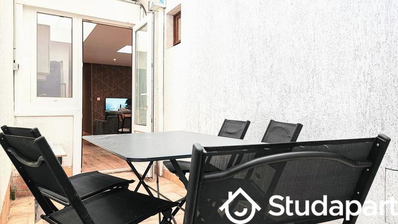 Chambre - 145 m² - 1 pièce