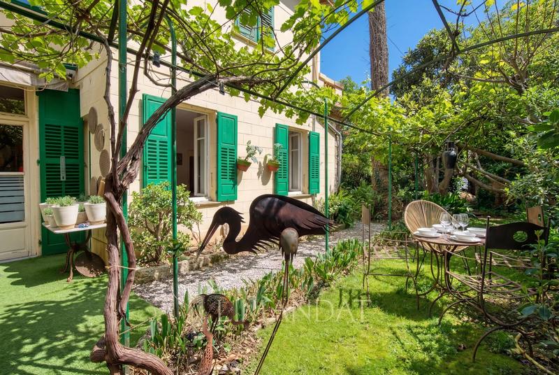 Villa - 200 m² - 8 pièces