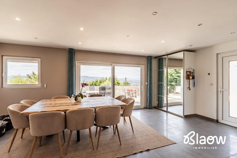 Maison contemporaine - 215 m² - 11 pièces