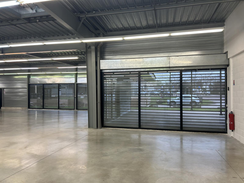 Local commercial - 710 m²