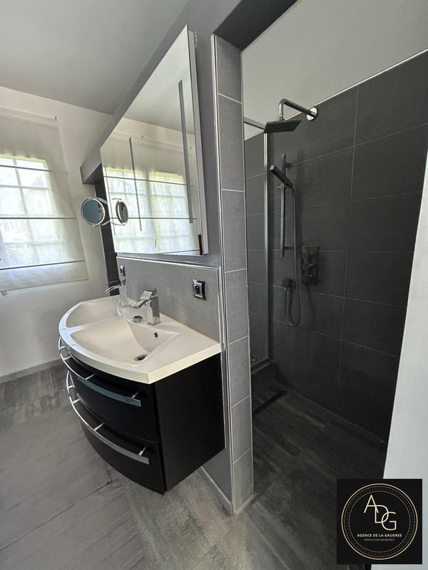 Maison - 160 m² - 7 pièces