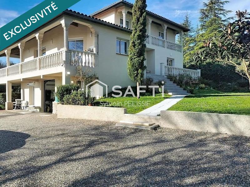 Maison - 200 m² - 7 pièces