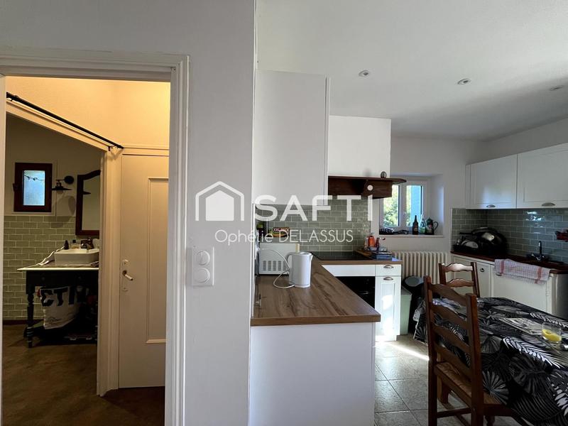 Maison - 220 m² - 10 pièces