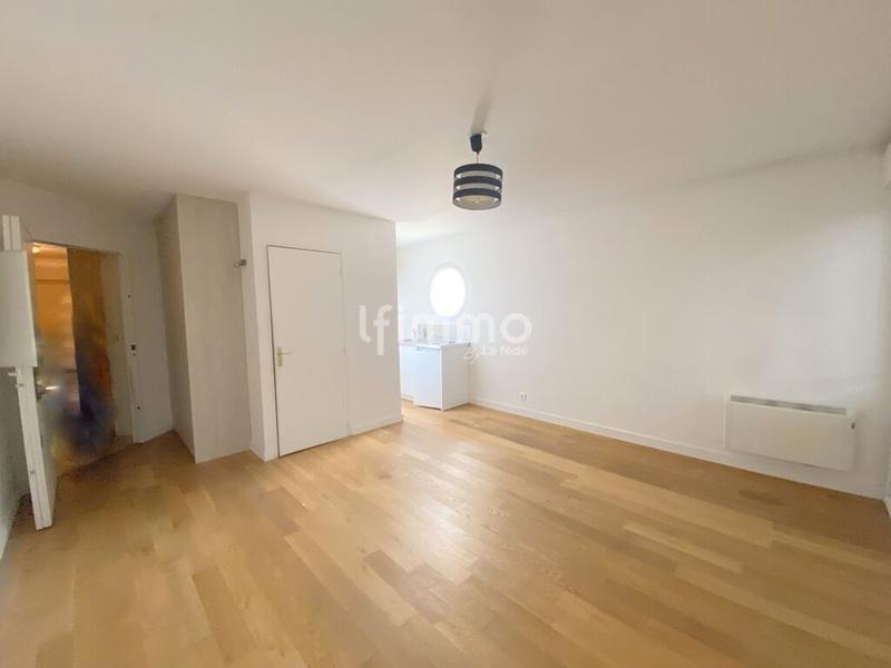 Studio - 25 m² - 1 pièce