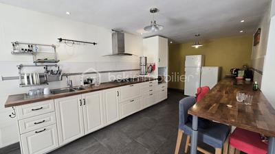 Propriété - 400 m² - 16 pièces