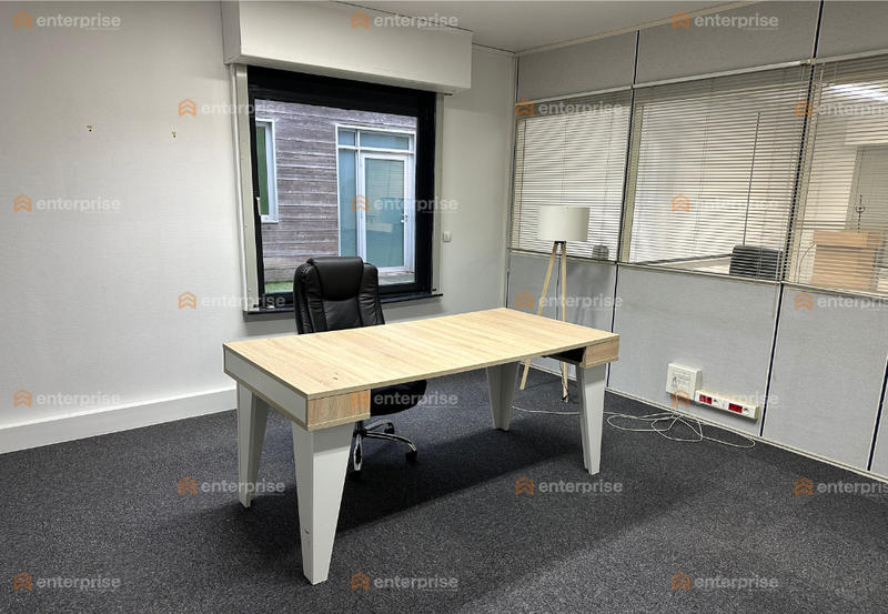 Bureau - 1 600 m²