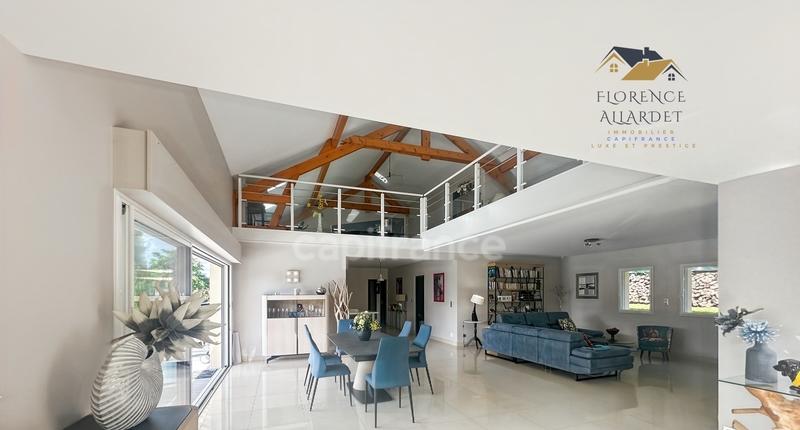 Maison - 242 m² - 5 pièces