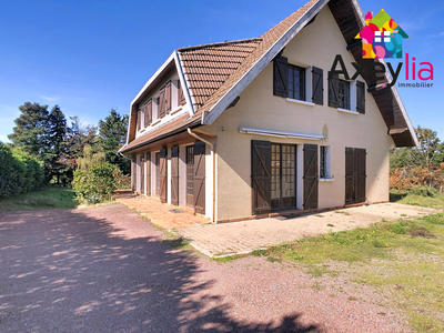 Maison - 179 m² - 9 pièces