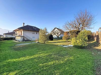 Maison - 220 m² - 5 pièces