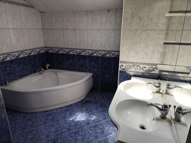 Maison - 200 m² - 7 pièces