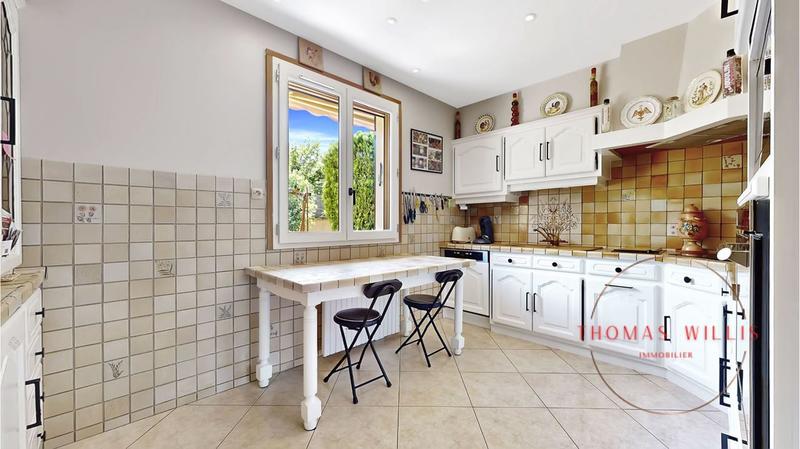 Maison - 177 m² - 8 pièces