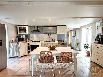 Maison - 87 m² - 4 pièces