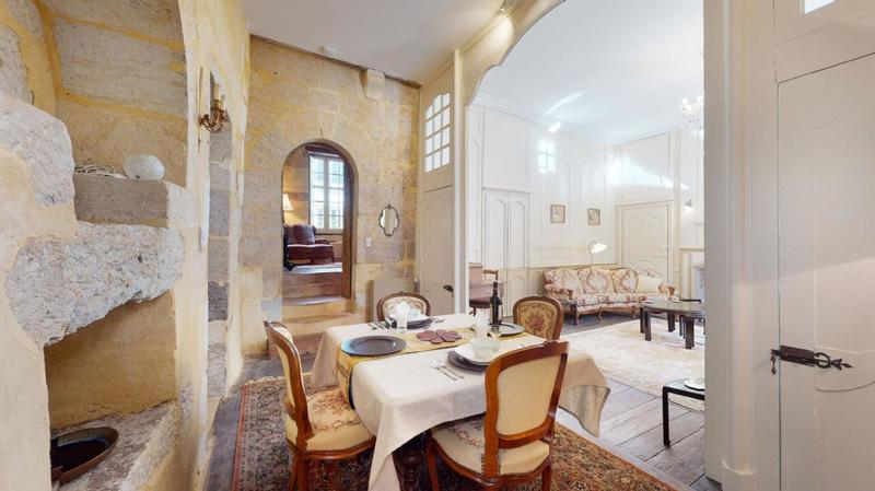 Appartement - 95 m² - 6 pièces