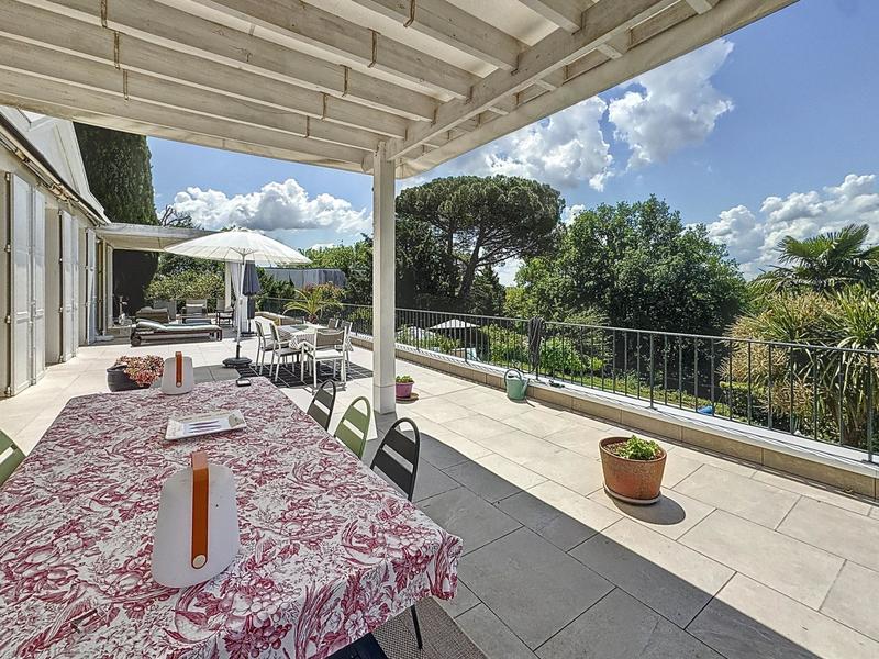 Villa - 360 m² - 7 pièces