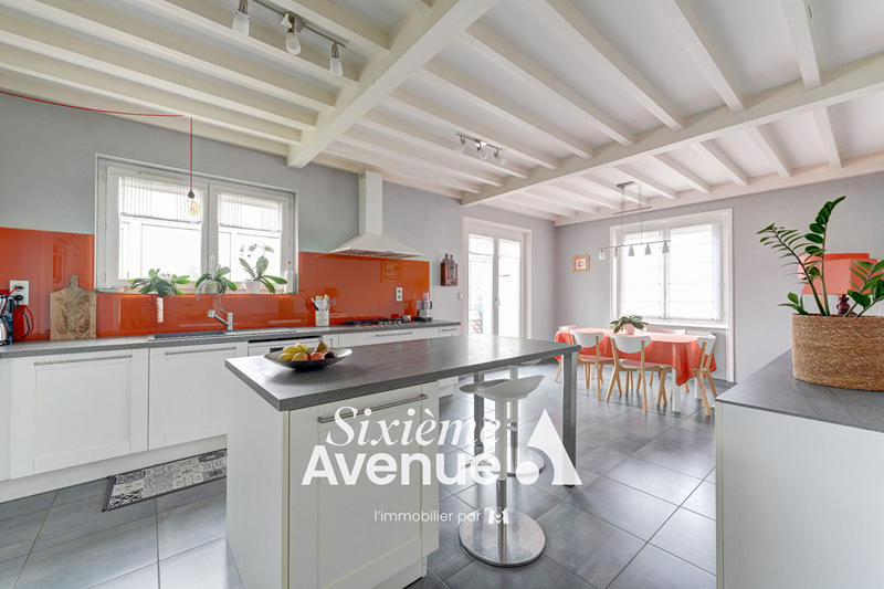 Maison - 151 m² - 6 pièces