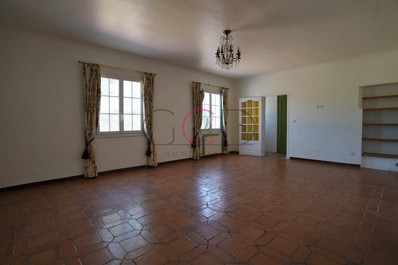 Villa - 235 m² - 9 pièces