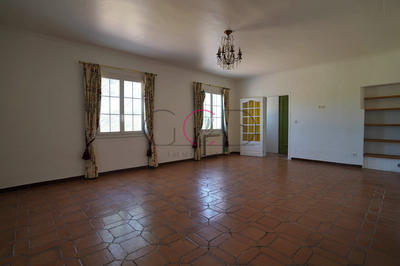 Villa - 235 m² - 9 pièces