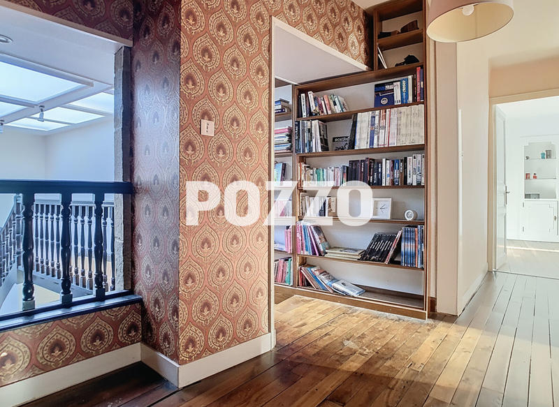 Maison - 215 m² - 12 pièces